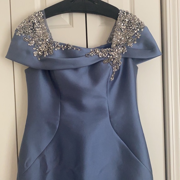 Astoning wedge blue gown - Picture 4 of 7